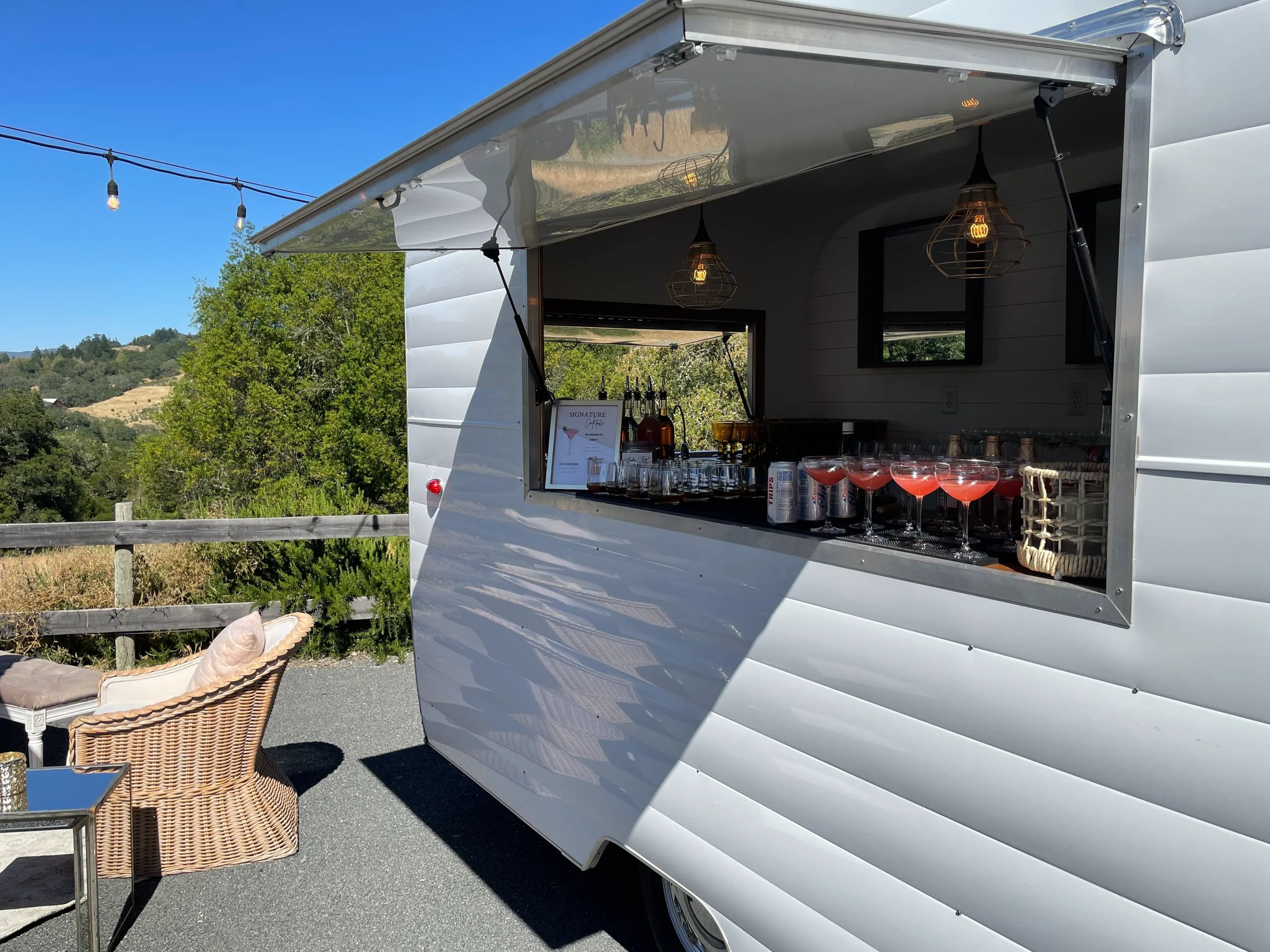 Old fashioned trailer for wedding cocktails