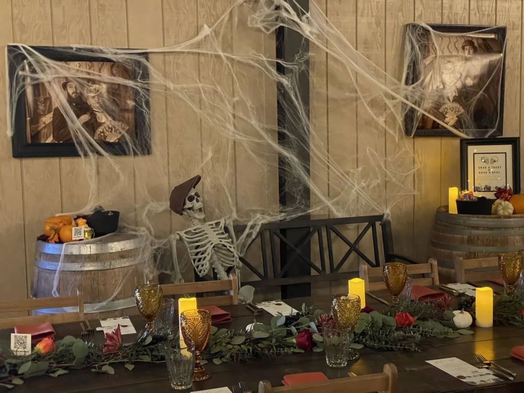 Halloween themed wedding decorations