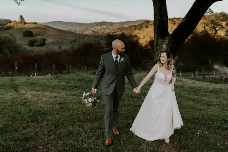Outdoor Barn Wedding Venue for Couples